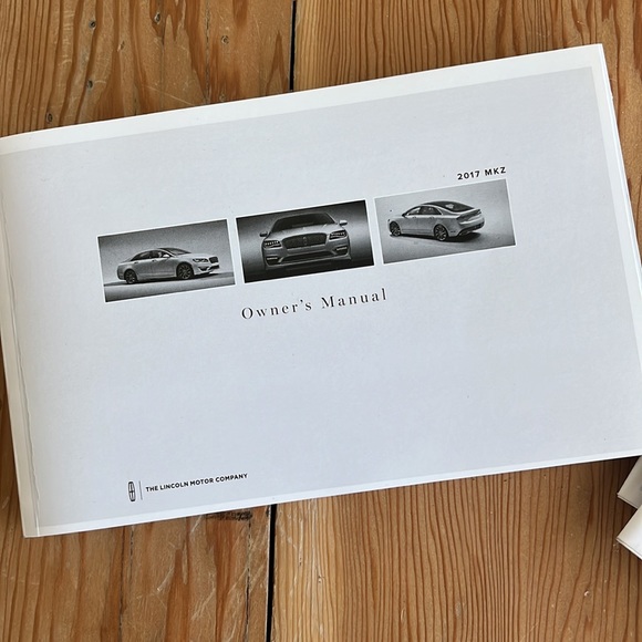 2017 Lincoln MKZ owners manual & key fob for reprogramming - Picture 8 of 10